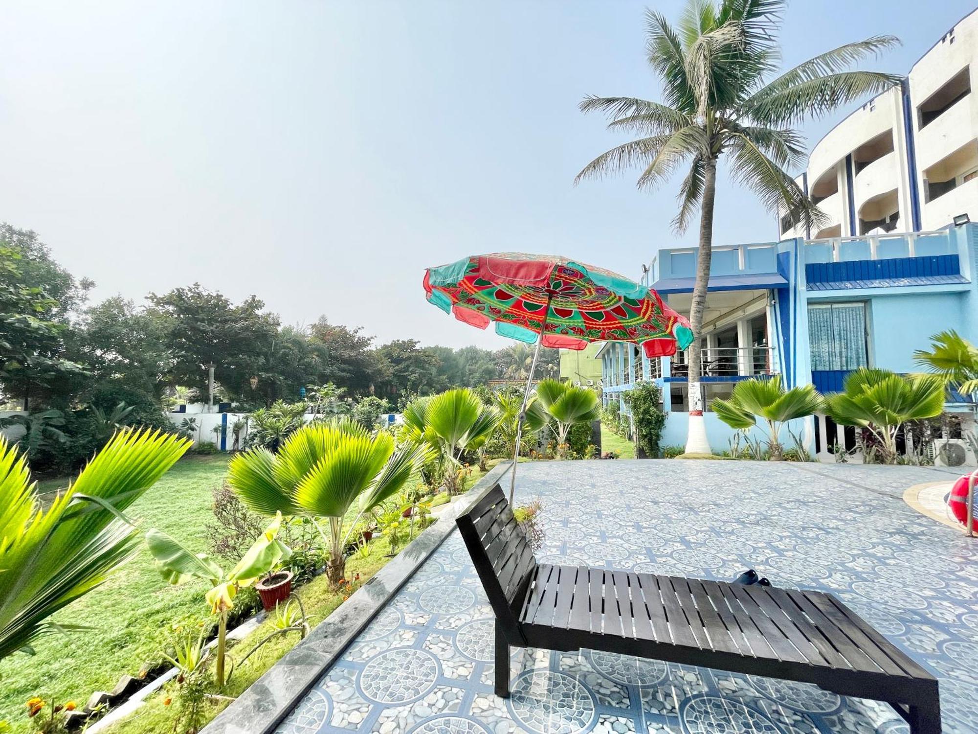 Hotel V-I Sea View: Beachfront Wellness Retreat with Spa Puri Exterior photo