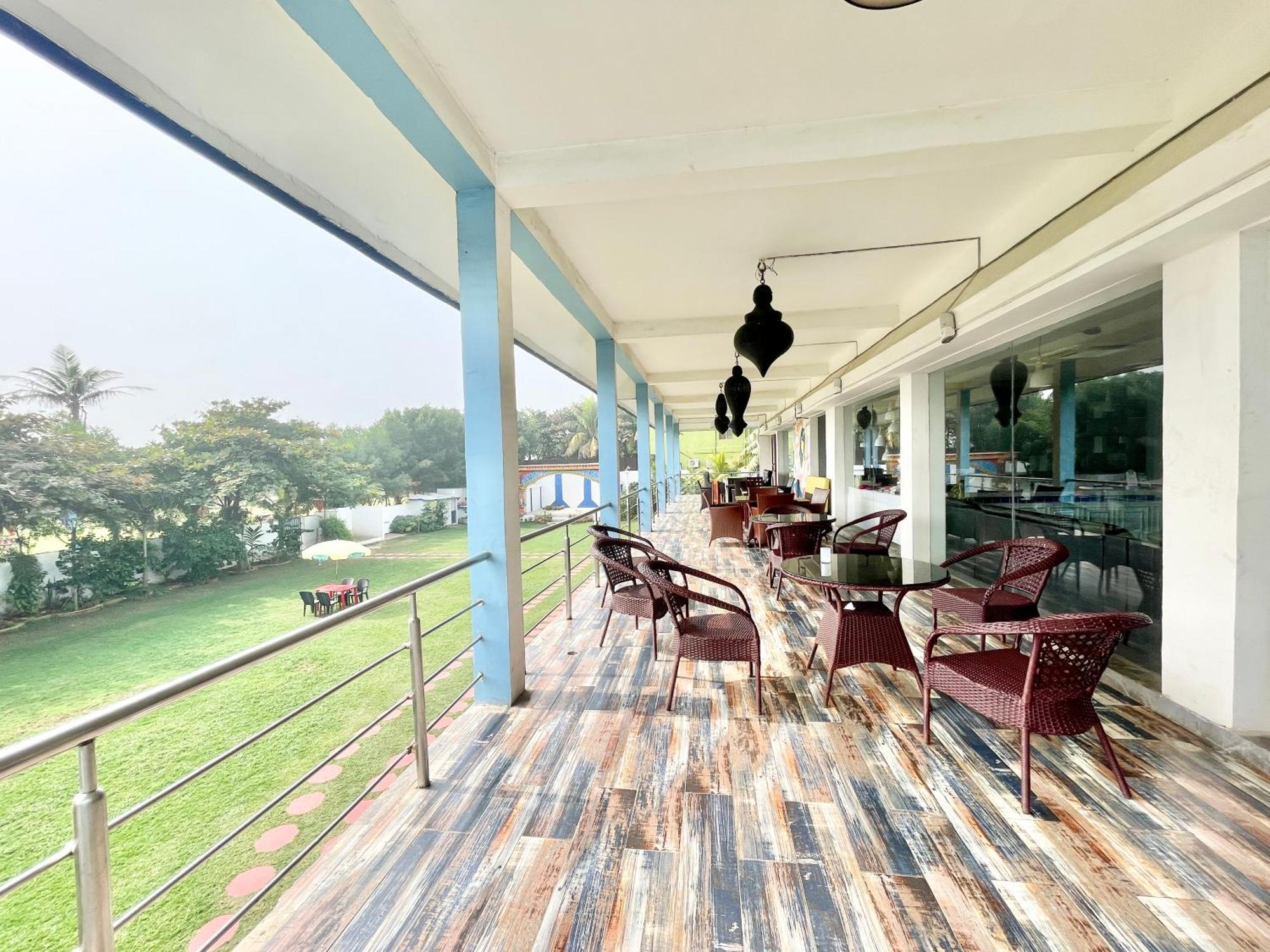 Hotel V-I Sea View: Beachfront Wellness Retreat with Spa Puri Exterior photo